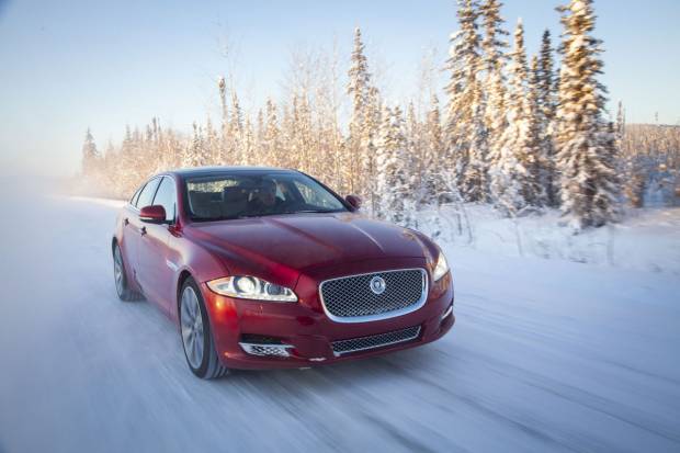 Comienzan los cursos sobre nieve “Ice Driving” de Jaguar