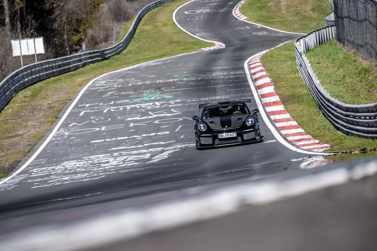 Vídeo del récord del Porsche 911 GT2 RS en Nürburgring