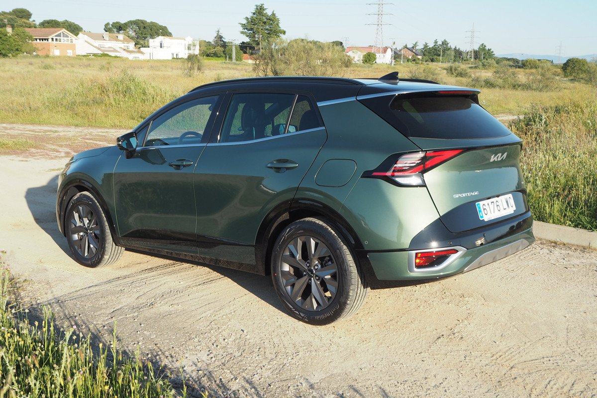 Prueba y opinión del Kia Sportage: híbrido, precio y análisis del interior