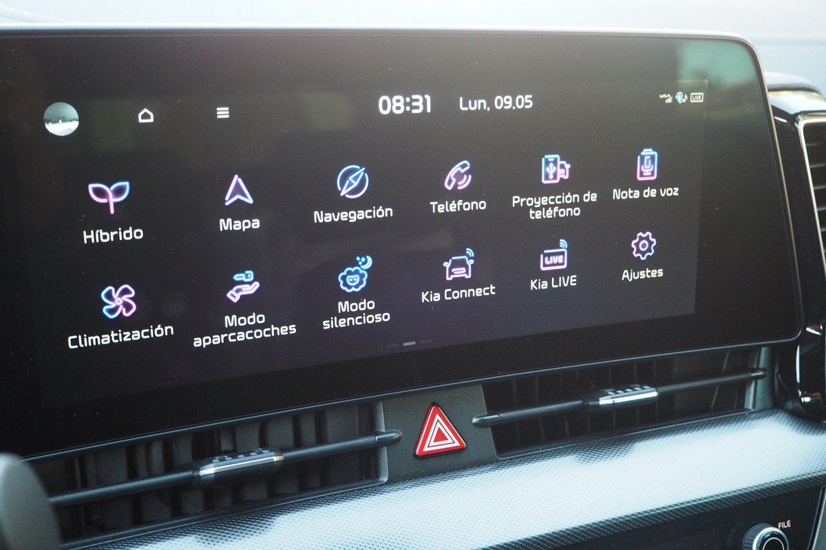 Prueba y opinión del Kia Sportage: híbrido, precio y análisis del interior