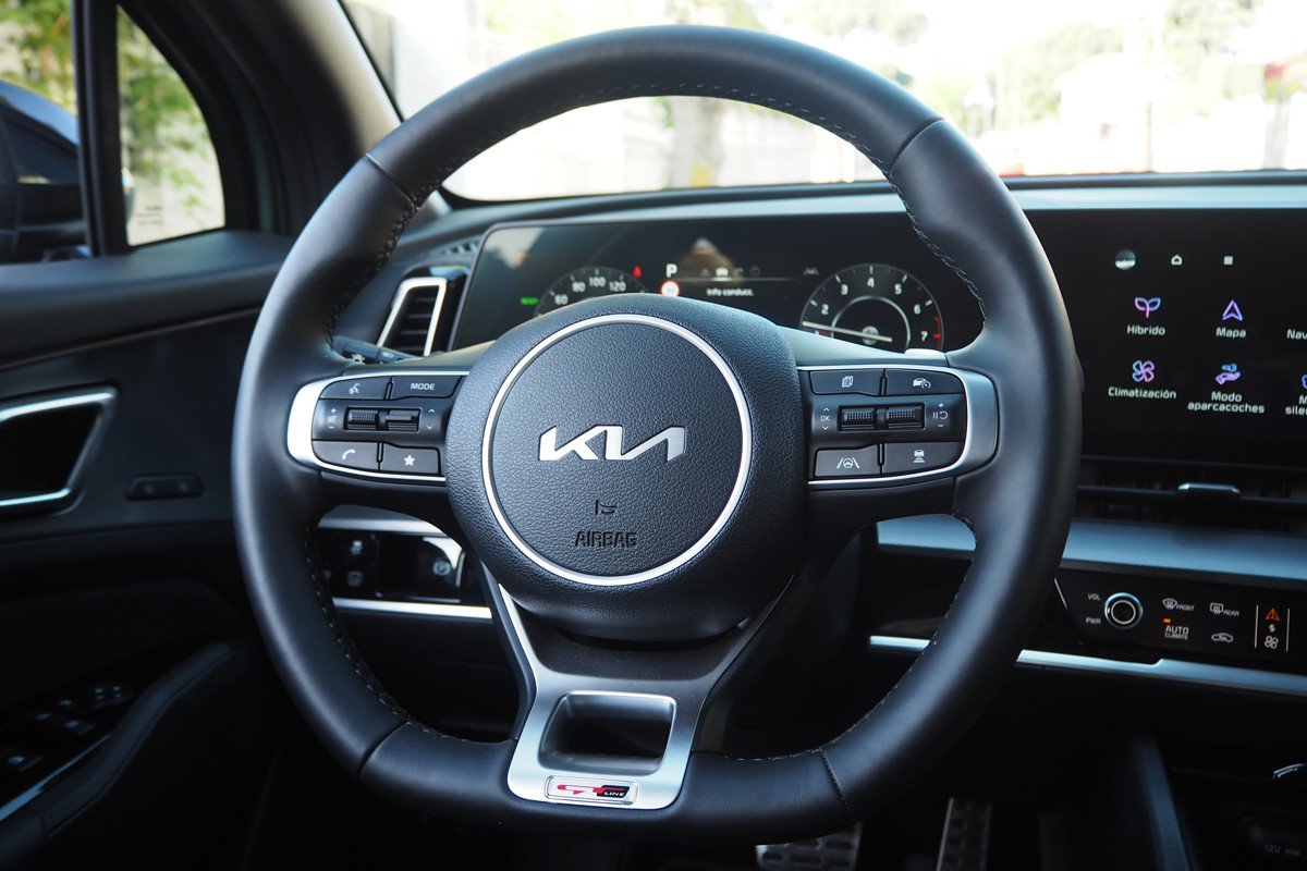 Prueba y opinión del Kia Sportage: híbrido, precio y análisis del interior