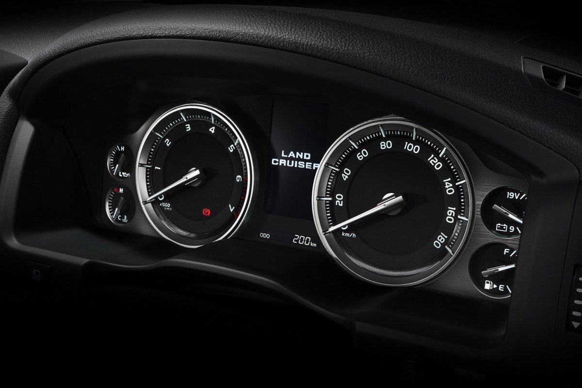 Toyota renueva al Land Cruiser 200