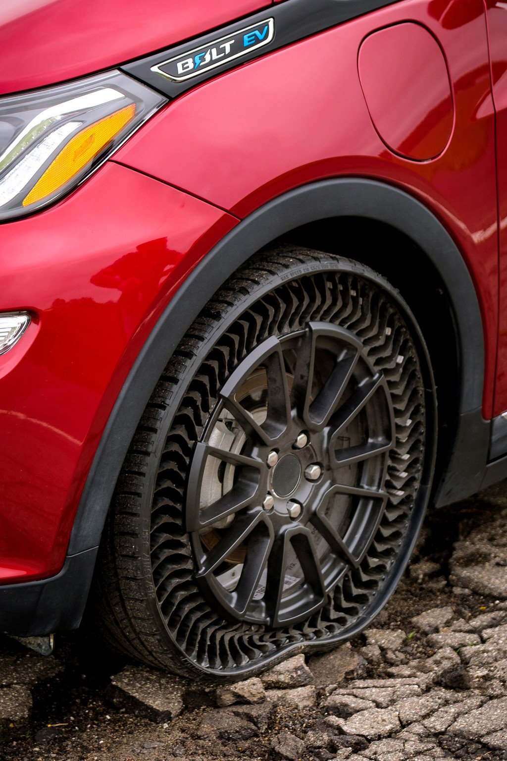 Michelin UPTIS, el neumático que rueda sin aire