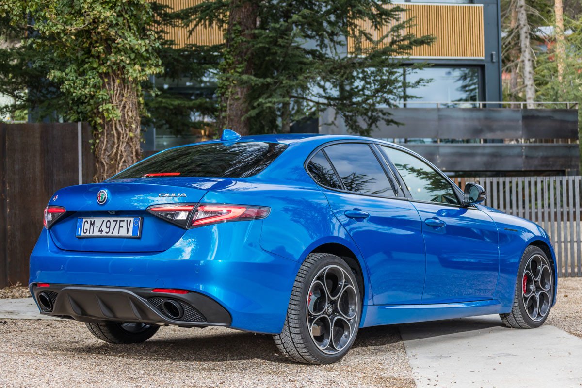 Prueba Alfa Romeo Giulia: pequeños cambios, manteniendo la deportividad y eficacia 
