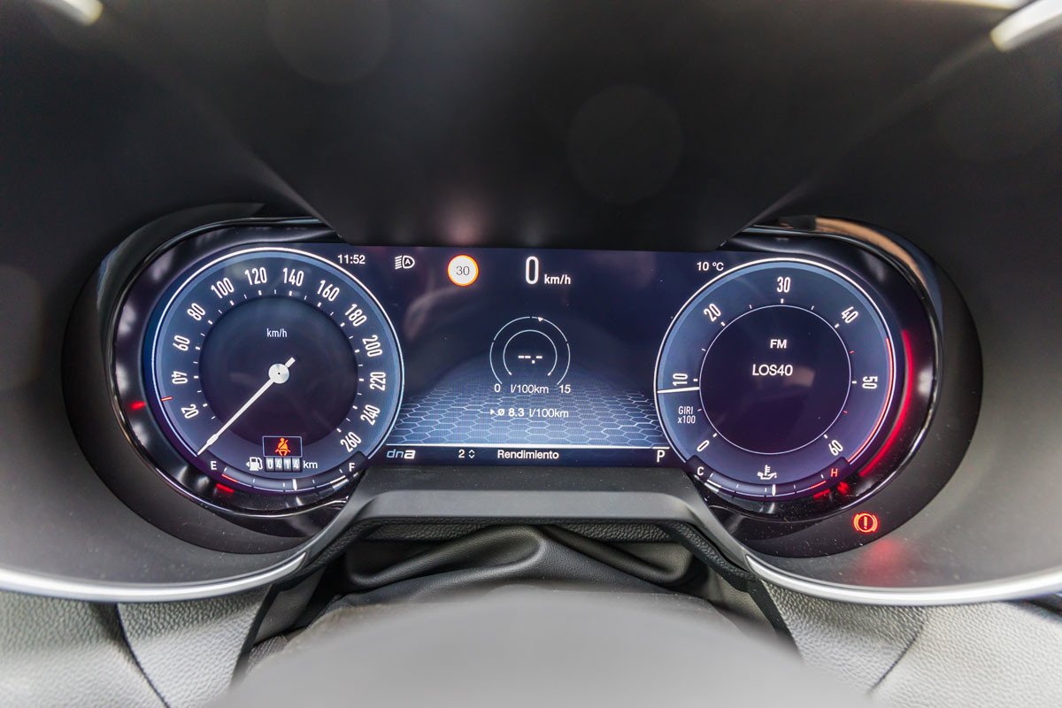 Prueba Alfa Romeo Giulia: pequeños cambios, manteniendo la deportividad y eficacia 