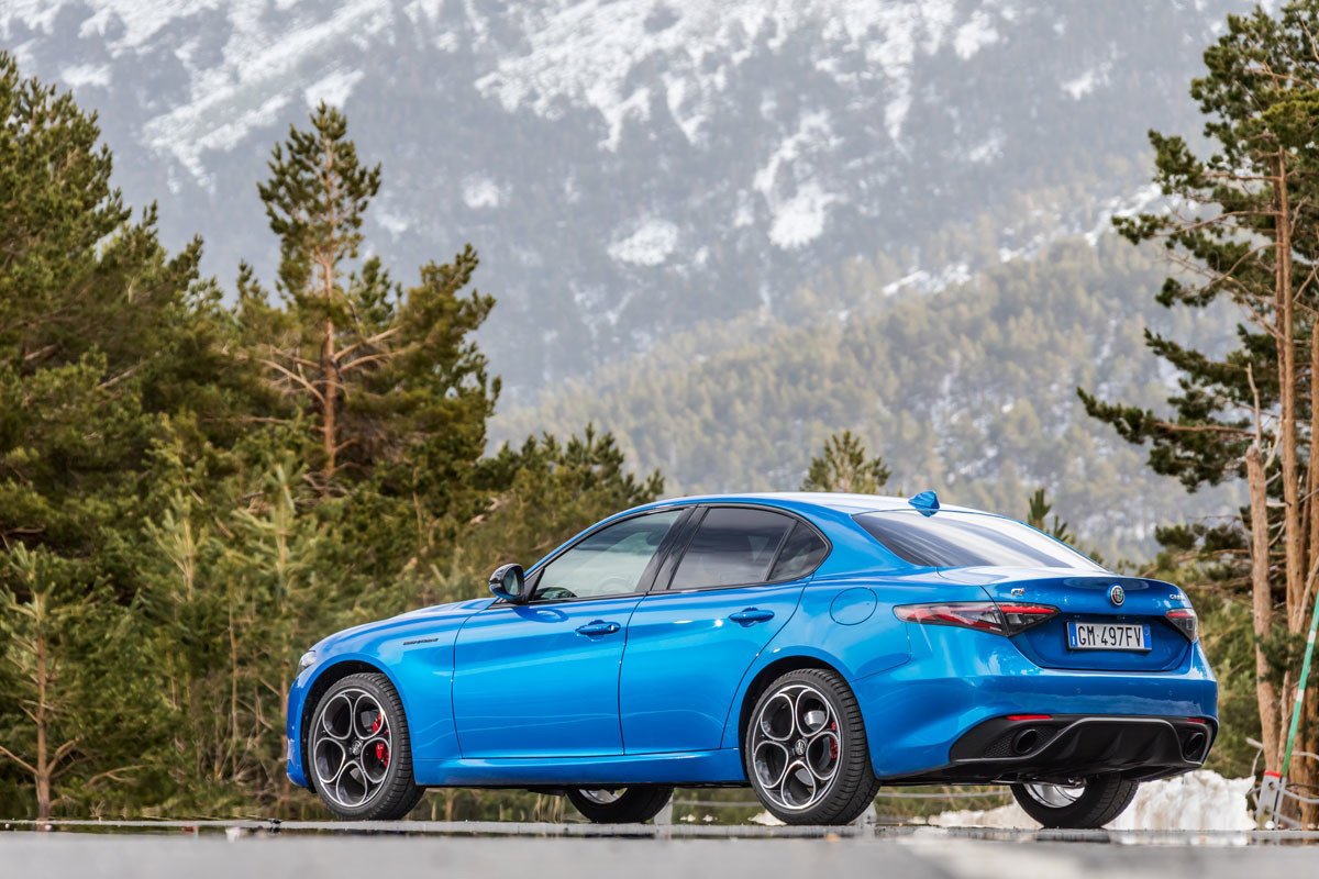 Prueba Alfa Romeo Giulia: pequeños cambios, manteniendo la deportividad y eficacia 