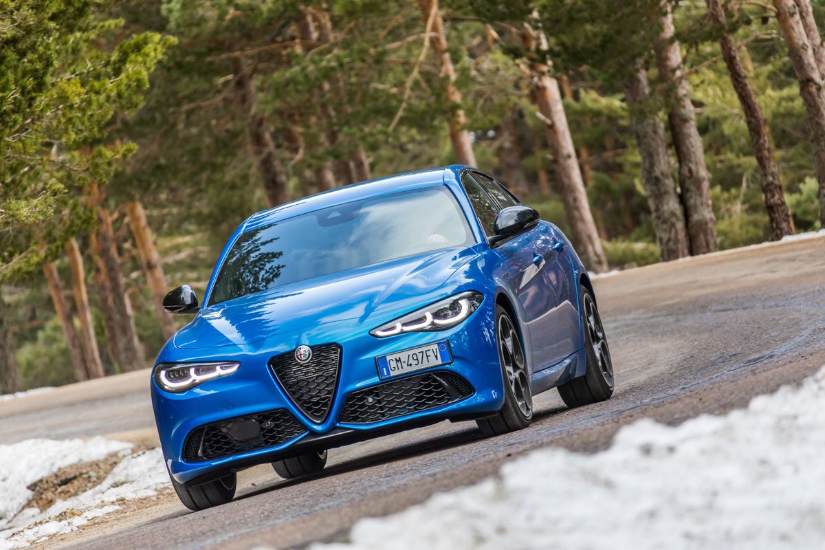 Prueba Alfa Romeo Giulia: pequeños cambios, manteniendo la deportividad y eficacia 