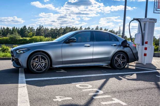 Así son los coches diésel híbridos enchufables de Mercedes: ventajas de ambos mundos
