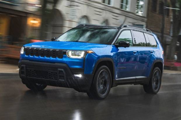 Nuevo Jeep Cherokee 2026: SUV con motor híbrido de 210 CV y tracción 4x4 de serie