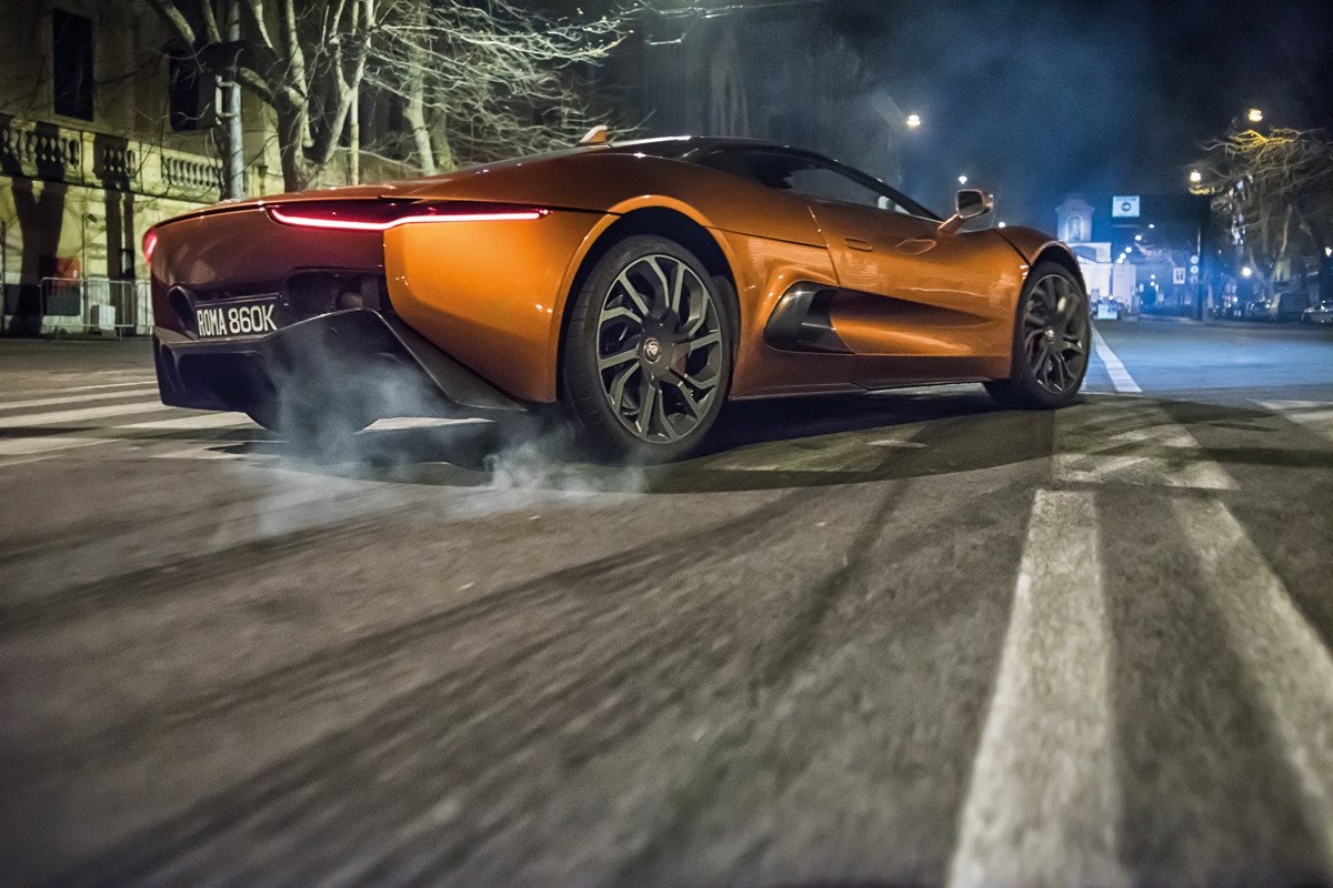 Los coches de 007 en SPECTRE: entre villanos anda el juego