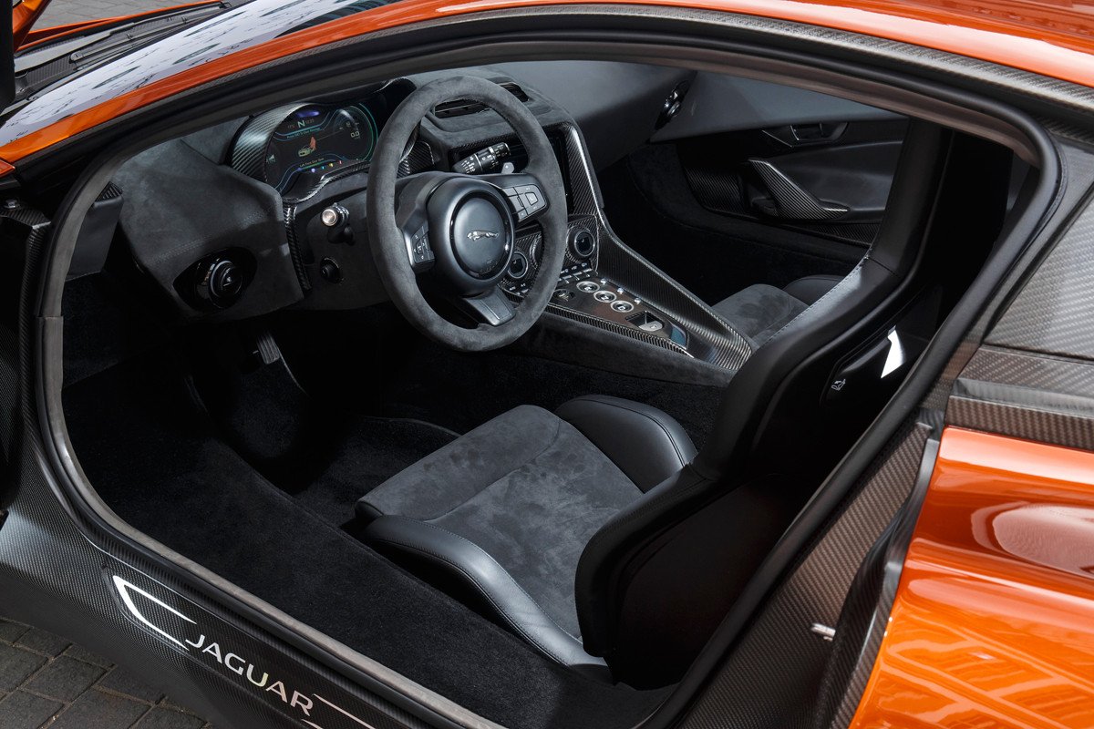 Los coches de 007 en SPECTRE: entre villanos anda el juego