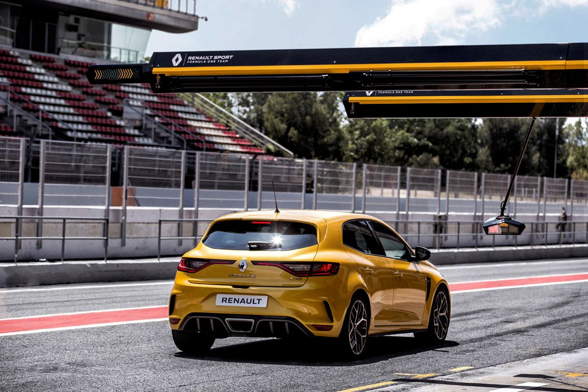Nuevo Renault Mégane R.S. TROPHY 2018, con 300 CV de potencia