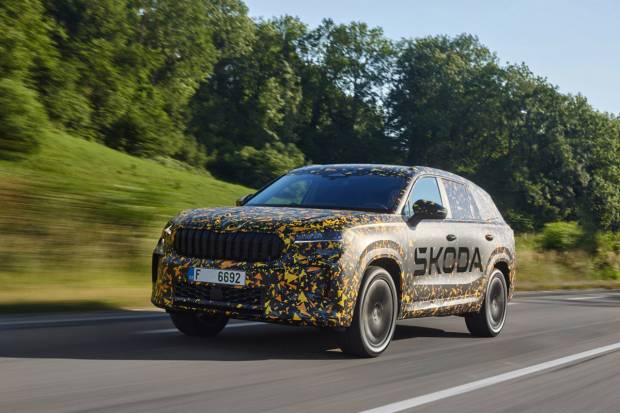 Te traemos las primeras imágenes y datos del próximo Skoda Kodiaq: llega en otoño