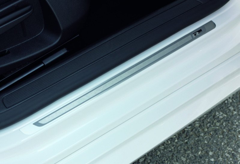 Volkswagen completa la gama R-Line con el Passat, Passat Variant y CC