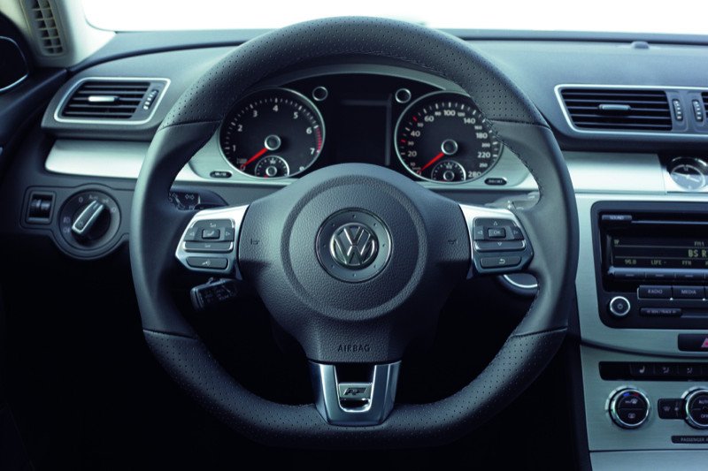 Volkswagen completa la gama R-Line con el Passat, Passat Variant y CC