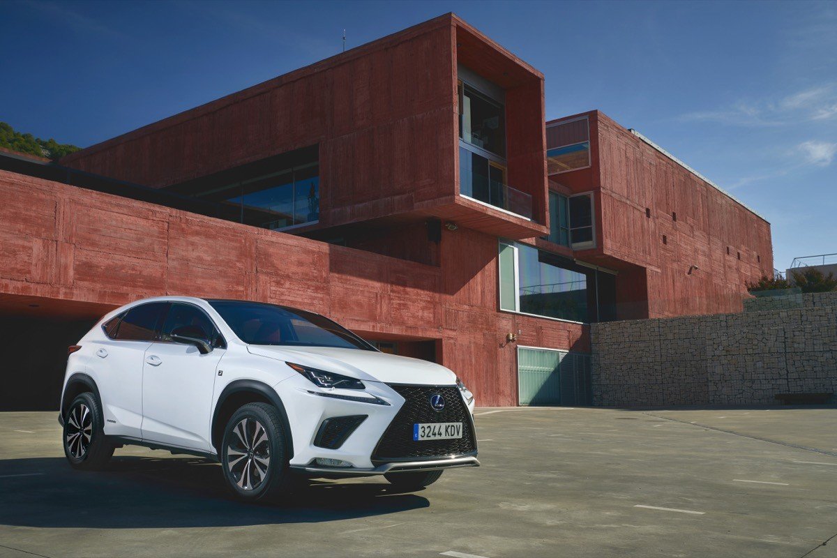 Prueba: Lexus NX 300h 2018, un SUV híbrido premium desde 39.900 euros