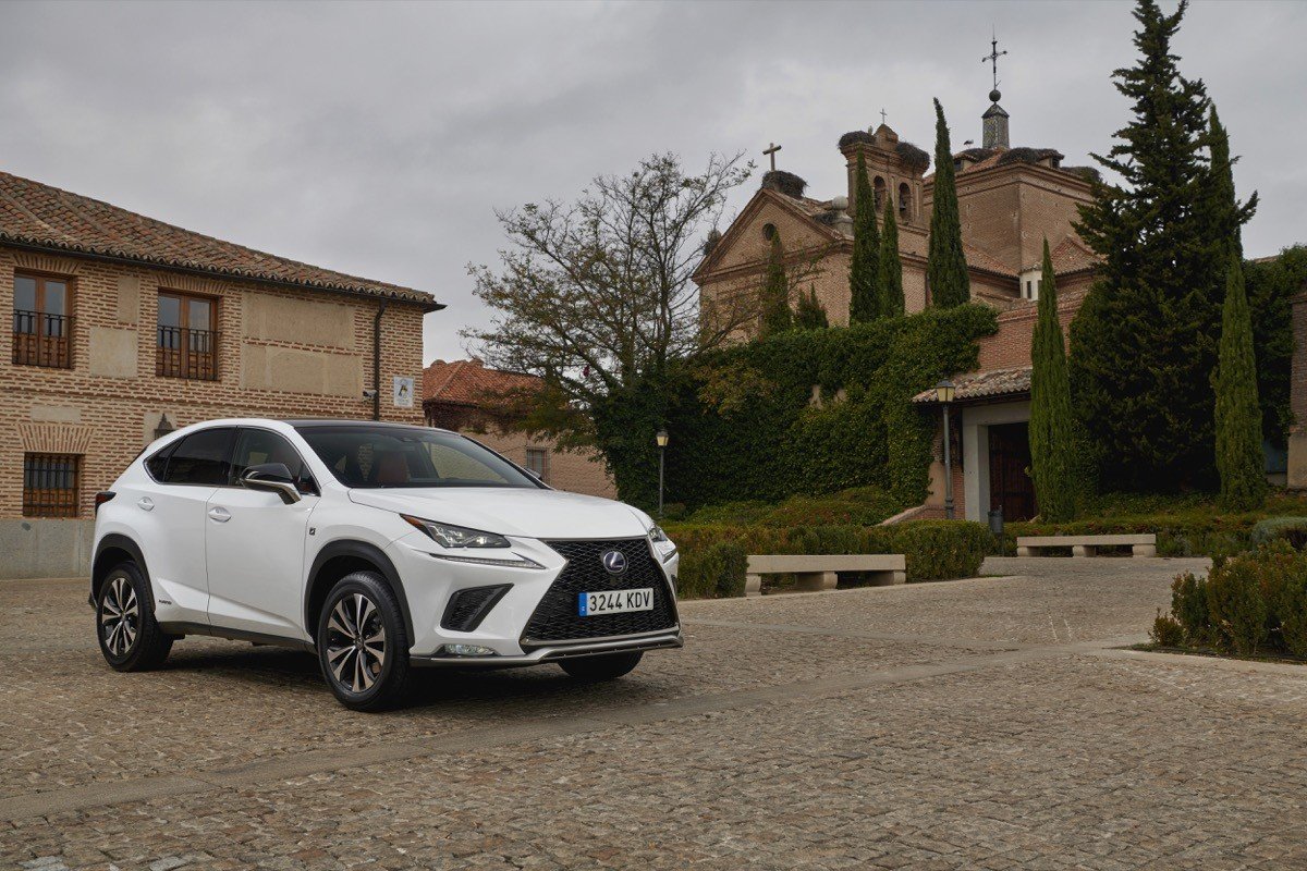 Prueba: Lexus NX 300h 2018, un SUV híbrido premium desde 39.900 euros