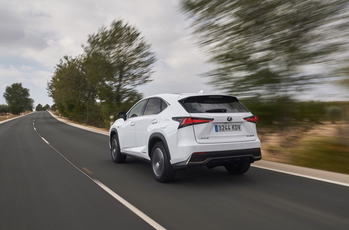 Prueba: Lexus NX 300h 2018, un SUV híbrido premium desde 39.900 euros