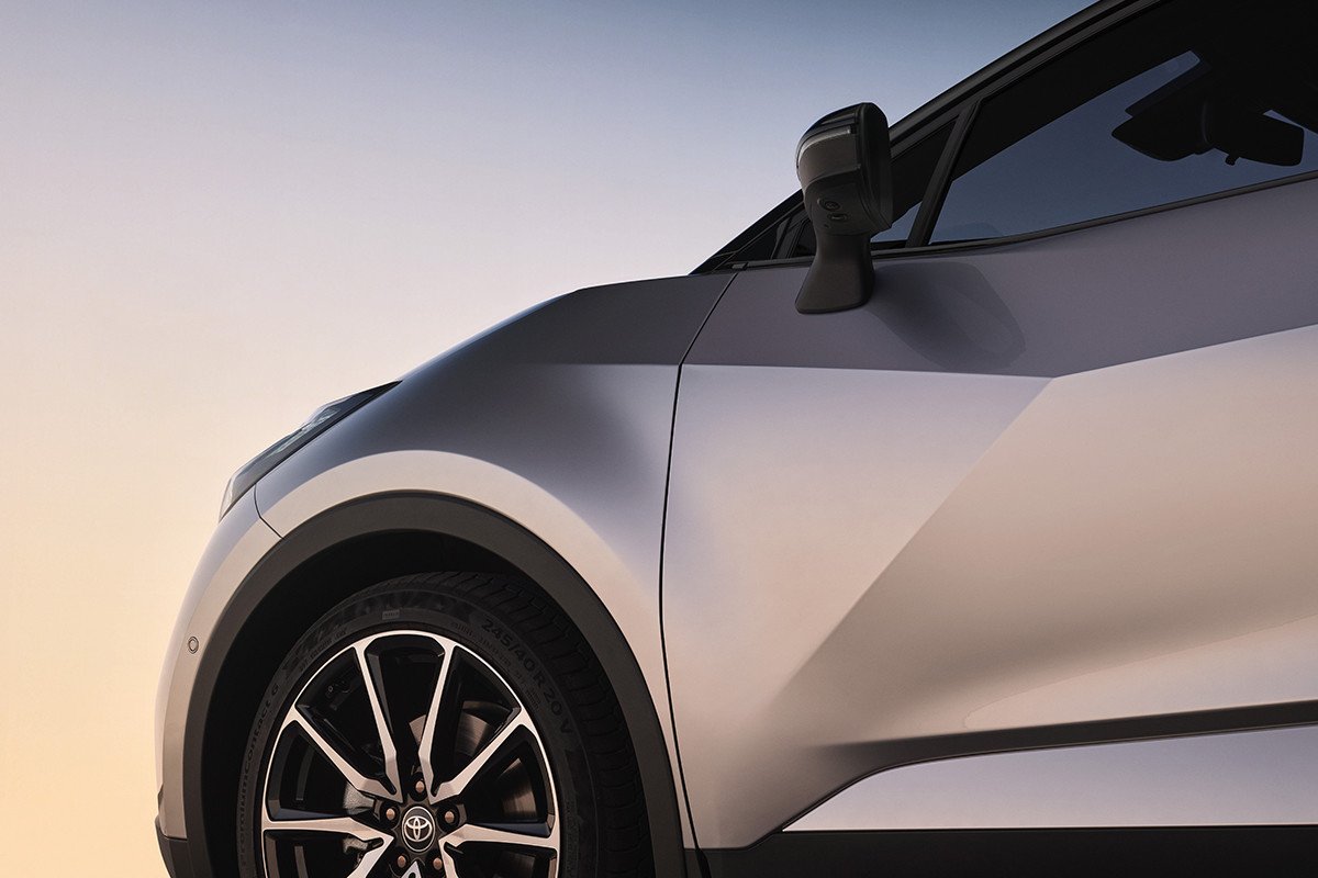 Toyota C-HR híbrido enchufable: avances en electrificación para el segmento SUV compacto