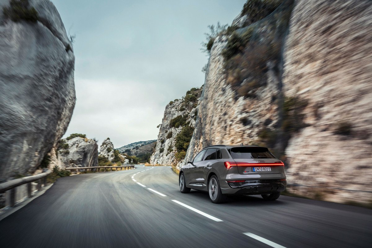 El Audi e-tron se convierte en el Q8 e-tron: así será el nuevo SUV eléctrico