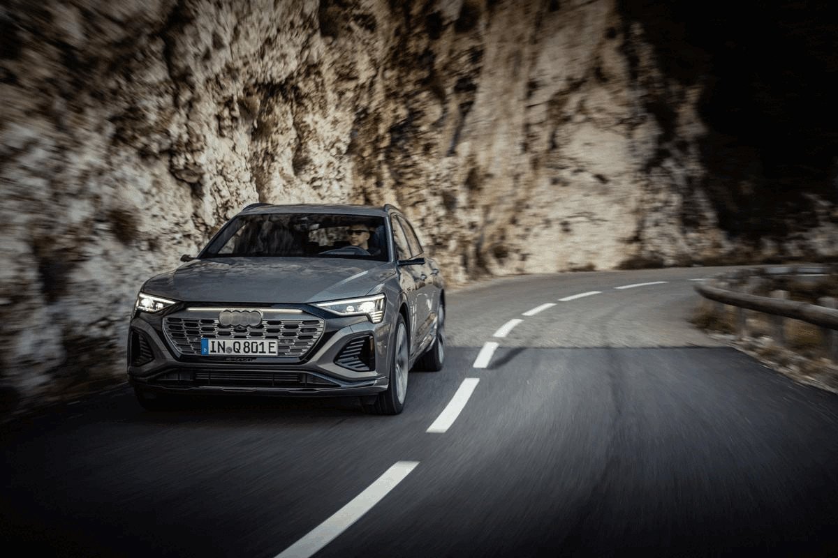 El Audi e-tron se convierte en el Q8 e-tron: así será el nuevo SUV eléctrico