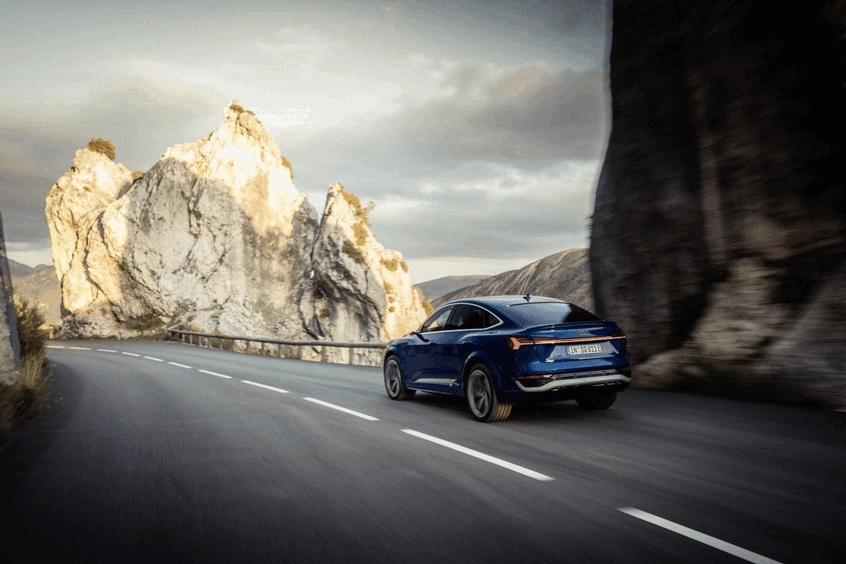 El Audi e-tron se convierte en el Q8 e-tron: así será el nuevo SUV eléctrico