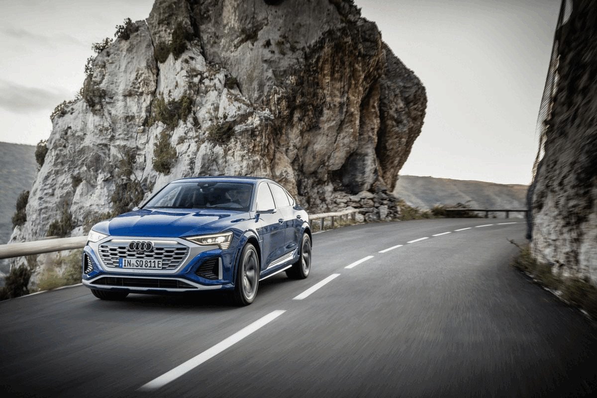 El Audi e-tron se convierte en el Q8 e-tron: así será el nuevo SUV eléctrico