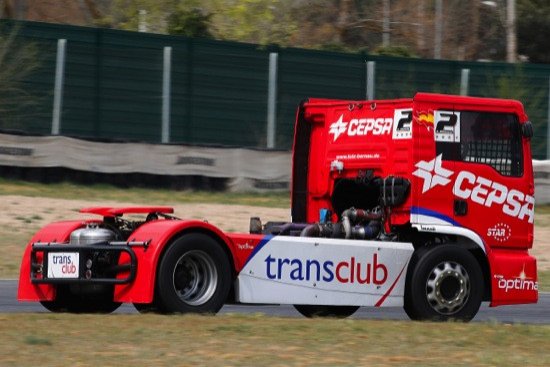 Así es el camión de carreras de Antonio Albacete y el Equipo CEPSA