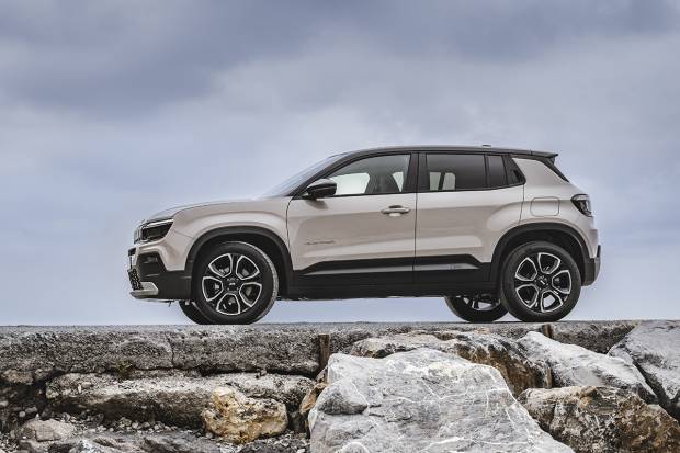 Jeep Avenger 4xe: SUV urbano, 4x4 y etiqueta ECO, único en su especie