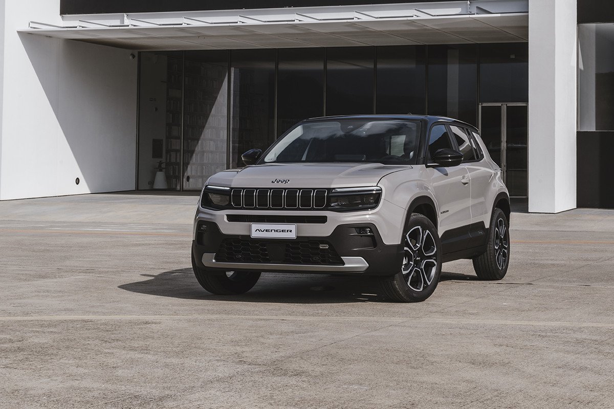 Jeep Avenger 4xe: SUV urbano, 4x4 y etiqueta ECO, único en su especie