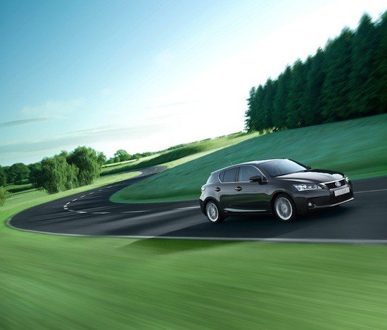 Comprar un coche híbrido: ¿Toyota Auris o Lexus CT-200h?