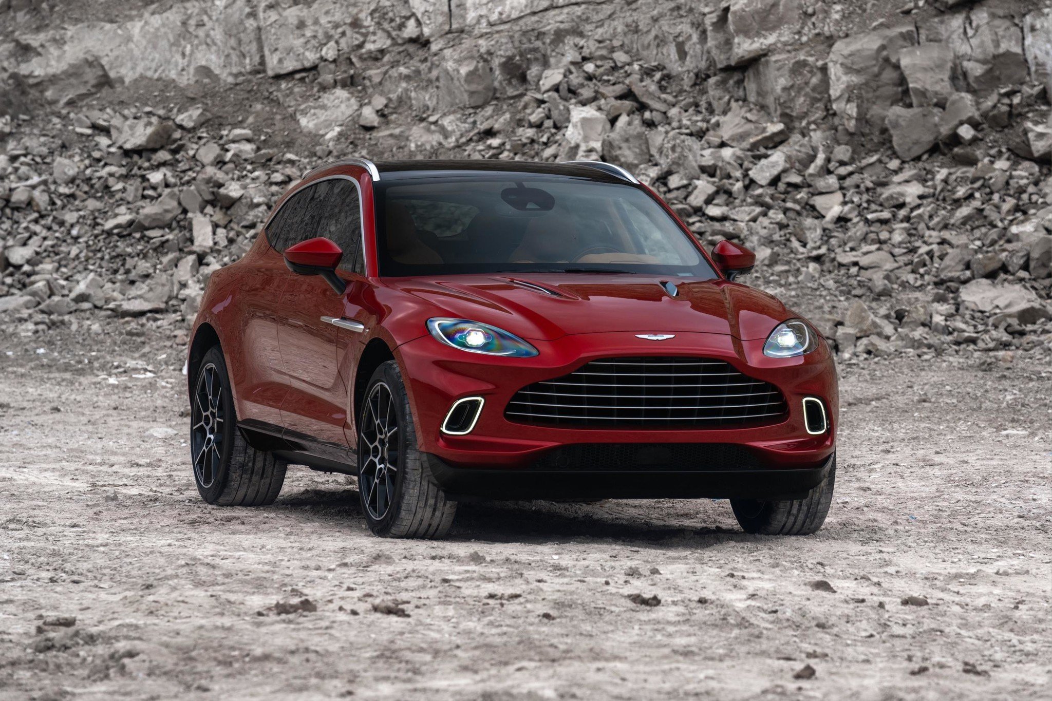 Aston Martin DBX: nace el primer SUV de la historia de la marca