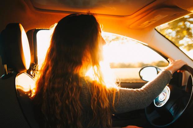Trucos para bajar la temperatura interior del coche en verano