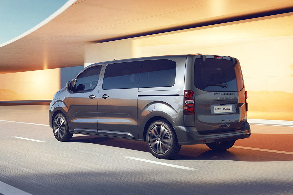 Peugeot e-Traveller trasera
