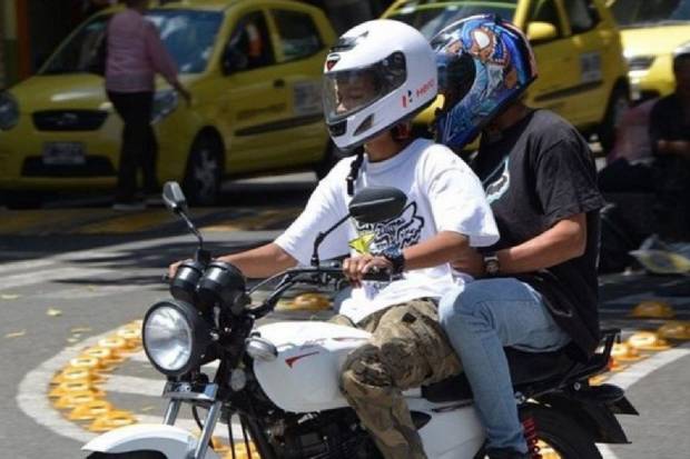 Fase 1 de la desescalada: ¿pueden ir dos personas en moto?