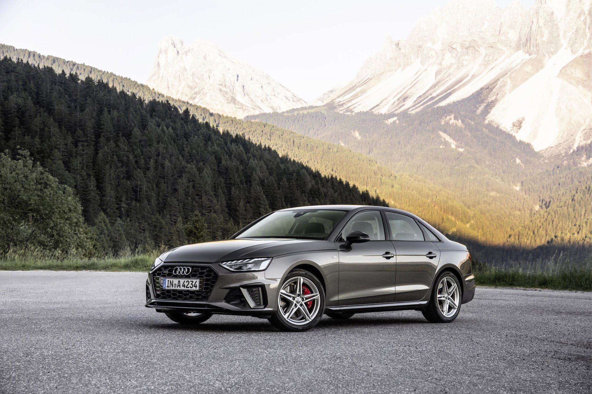 Nuevo Audi A4, revisado de diseño y más conectado