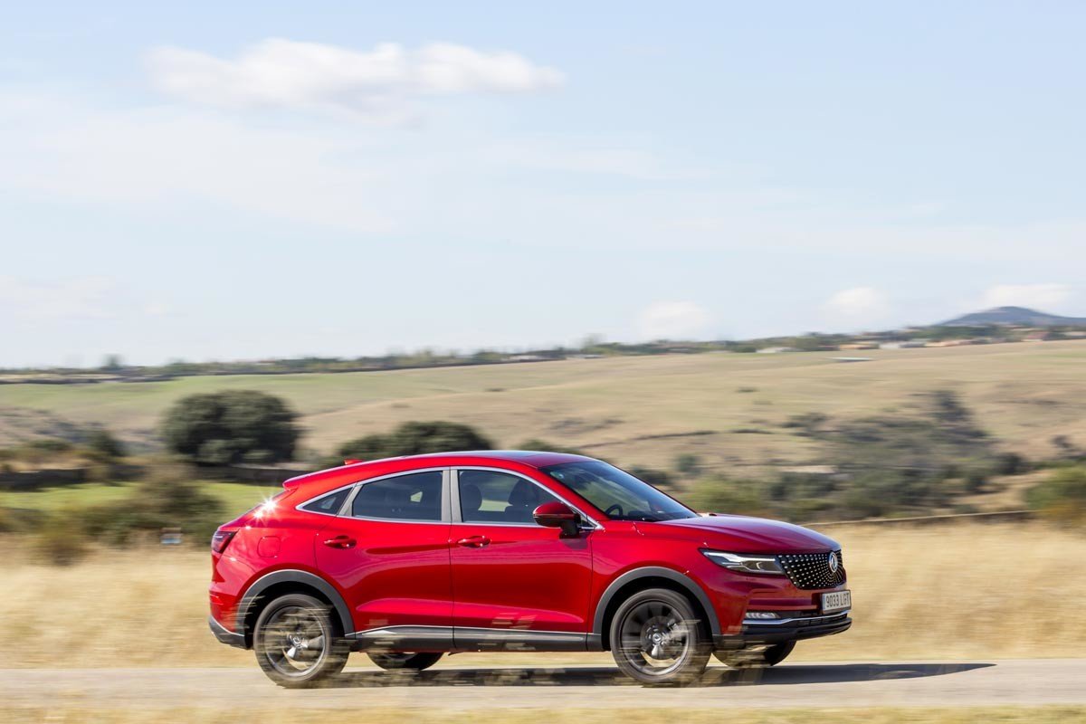 Prueba del DFSK F5: opinión y precio del nuevo SUV coupé generalista