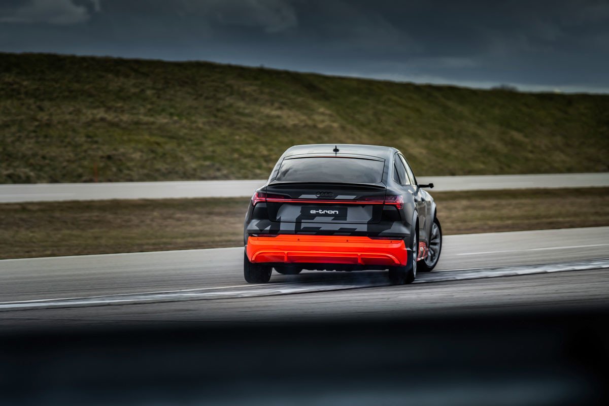 Audi ya prepara las versiones S del e-tron