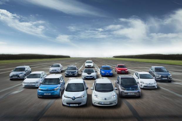 Diferencias entres coche híbrido, híbrido enchufable, eléctrico y de hidrógeno
