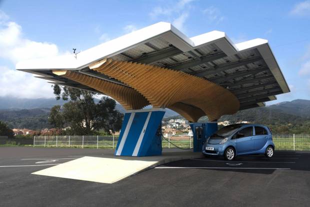Peugeot diseña la gasolinera eléctrica del futuro