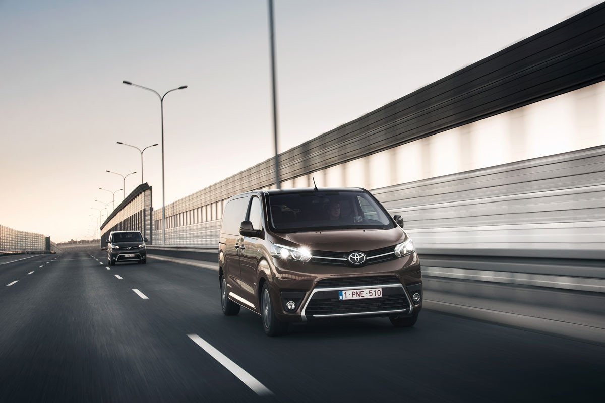 Prueba Toyota Proace Verso, la versión de pasajeros ya está aquí