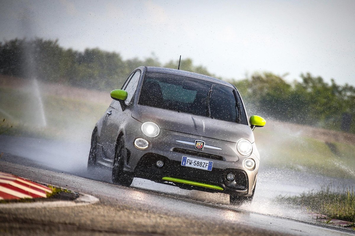 El Abarth 595 Pista se actualiza con más potencia