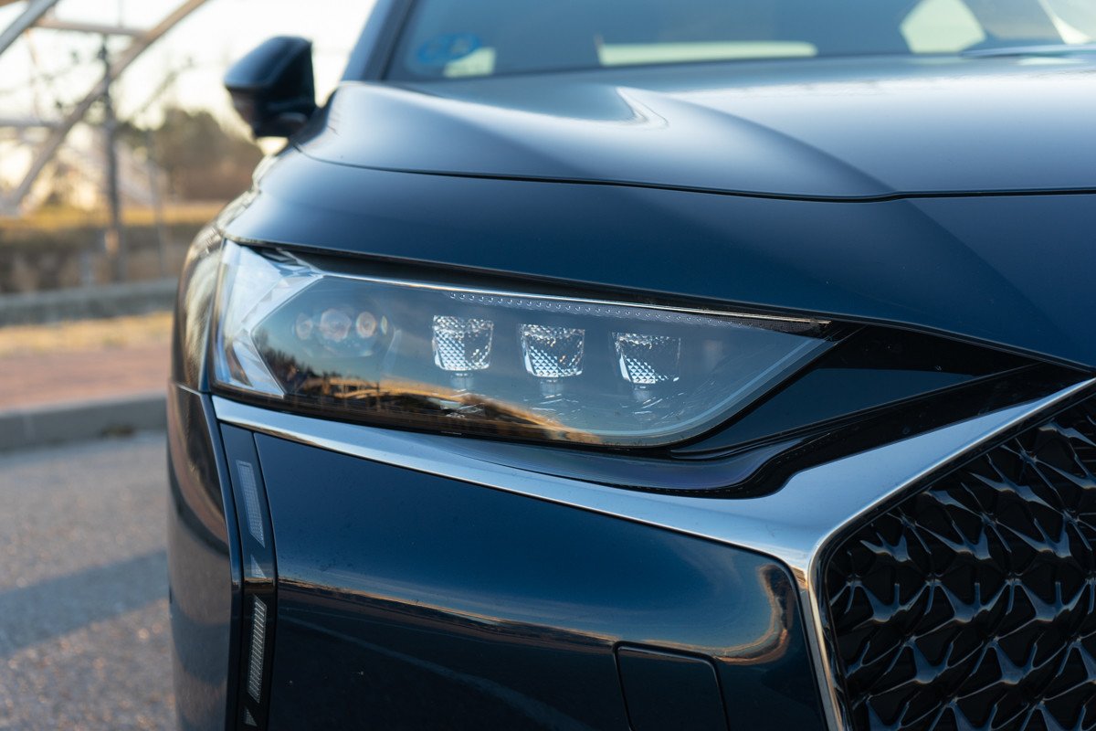 Prueba DS9, una berlina muy premium: interior, motor y opinión