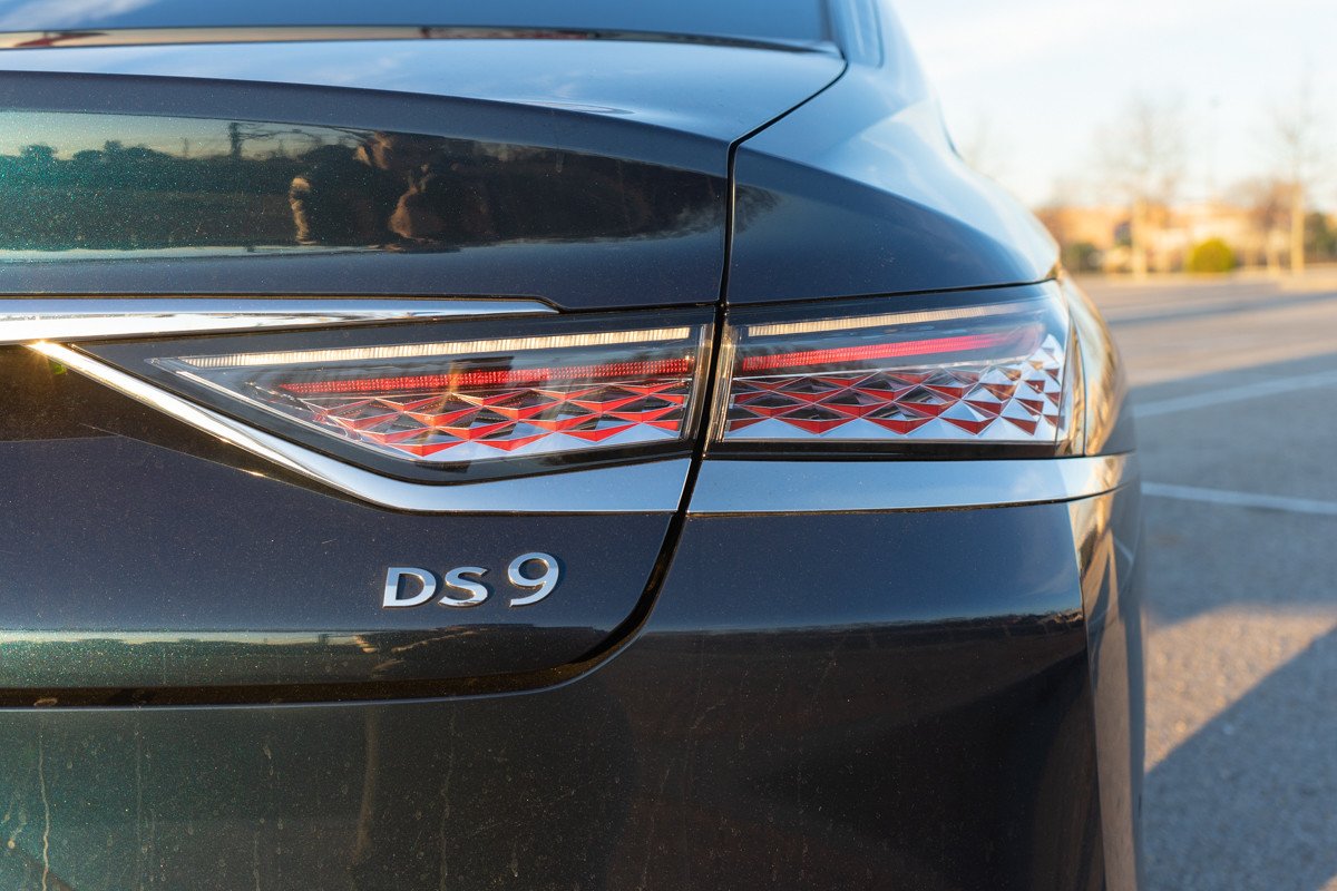 Prueba DS9, una berlina muy premium: interior, motor y opinión