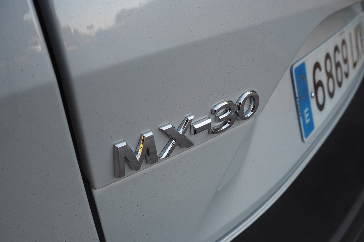 Prueba y opinión del Mazda MX-30: autonomía, precio y análisis del interior
