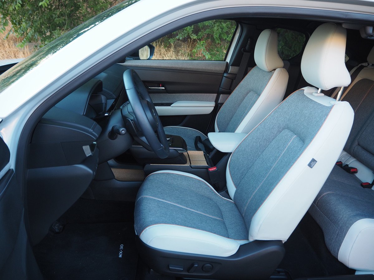 Prueba y opinión del Mazda MX-30: autonomía, precio y análisis del interior
