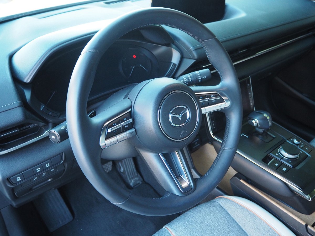 Prueba y opinión del Mazda MX-30: autonomía, precio y análisis del interior