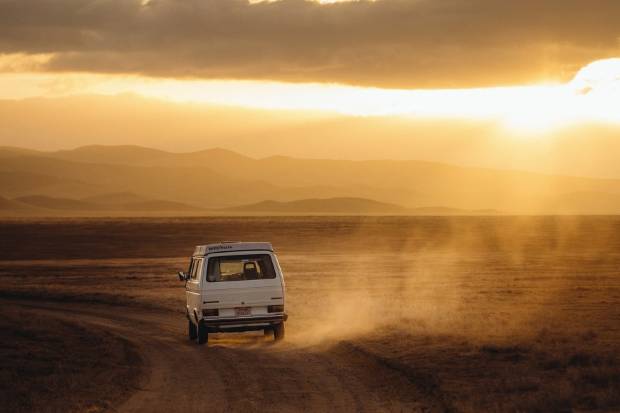 Coronavirus: ¿Por qué no debes viajar o trasladarte en coche estos días?