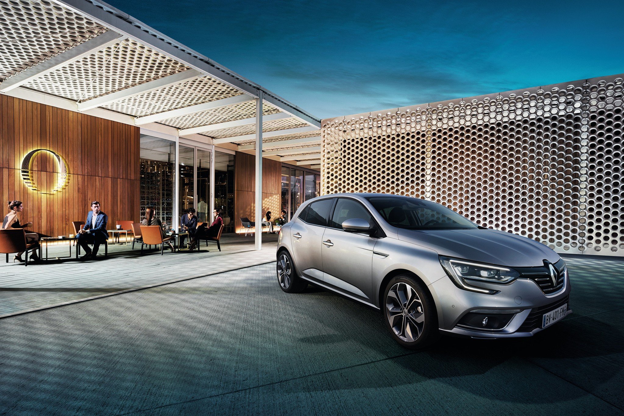 Renault Mégane y Scénic Hybrid Assist: diésel más eléctrico, pero no híbrido