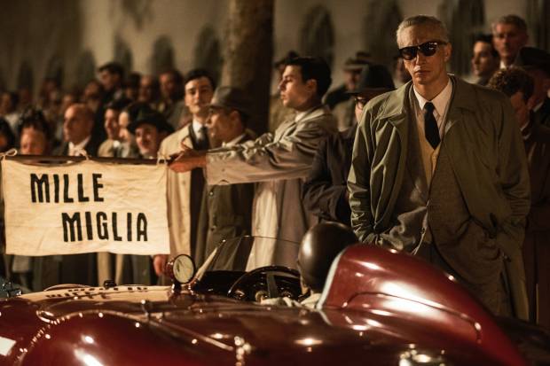La película Ferrari llega los cines españoles: nuestra opinión de la historia de Enzo